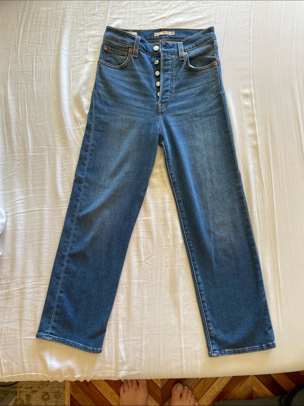 Levi’s Rib Cage Straight Ankle Women's Jeans in Dark Blue w/ Button Fly
